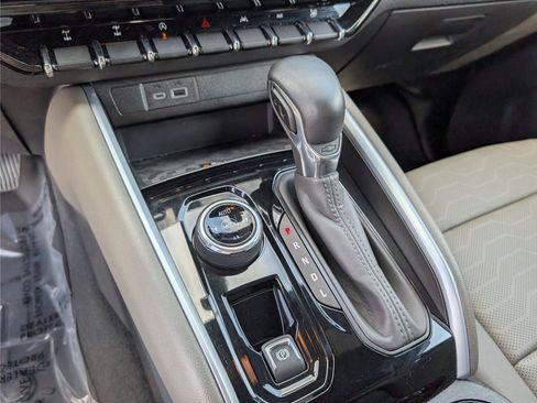 Used 2024 Chevrolet Colorado ZR2 w/ ZR2 Convenience Package III AWD/4WD image 21