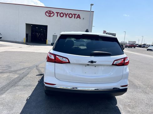 Used 2018 Chevrolet Equinox LT FWD image 4