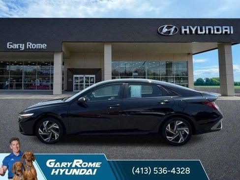Certified 2025 Hyundai Elantra SEL FWD image 5