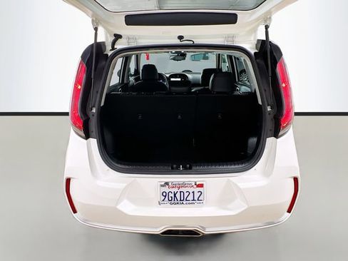 Used 2023 Kia Soul GT-Line image 25