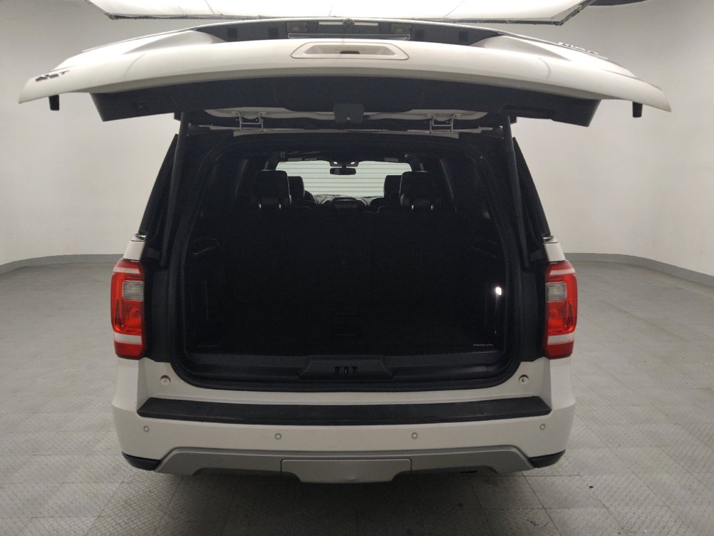 Used 2018 Ford Expedition Max XLT w/ Equipment Group 202A RWD image 29