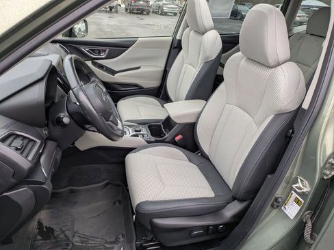 Used 2020 Subaru Forester Premium image 8