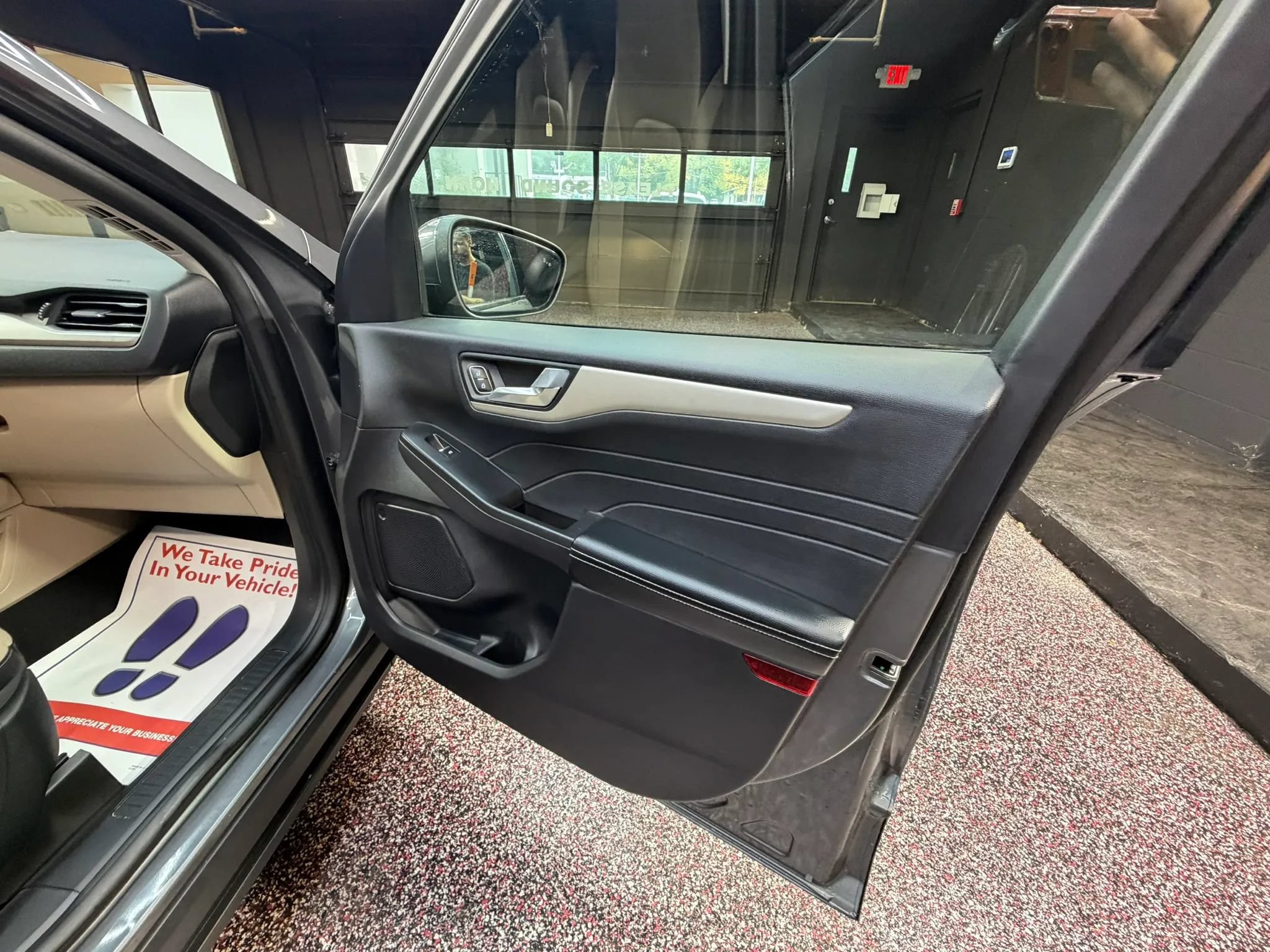 Used 2022 Ford Escape SEL FWD image 35