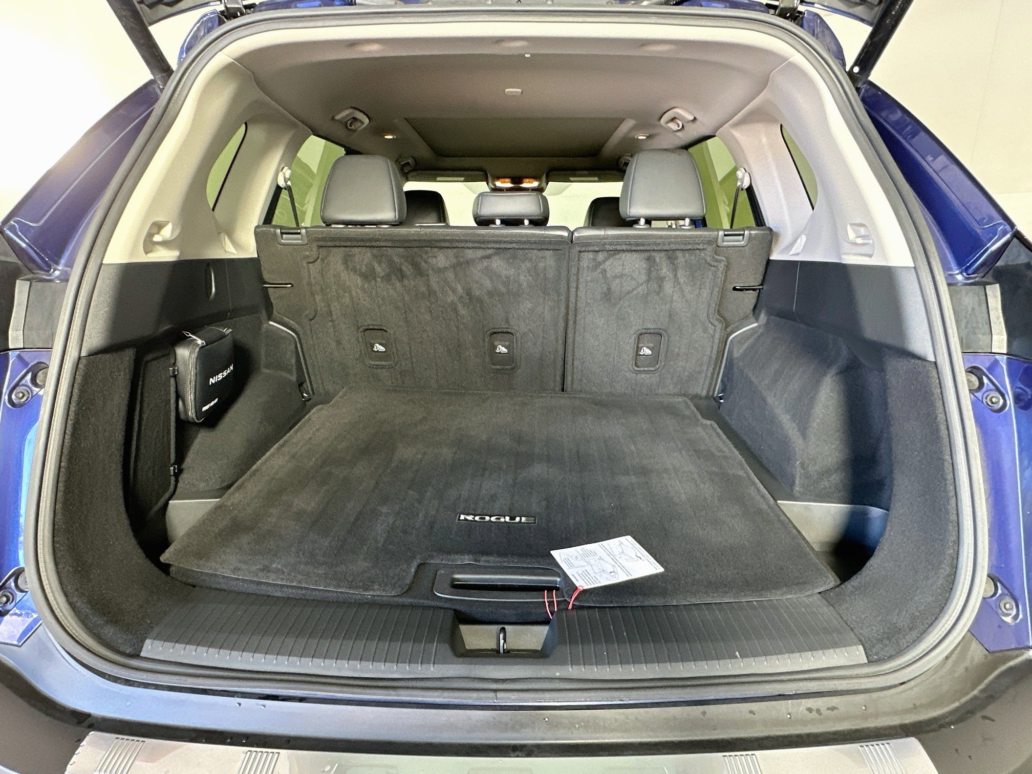 Used 2023 Nissan Rogue SV w/ SV Premium B Package FWD image 29