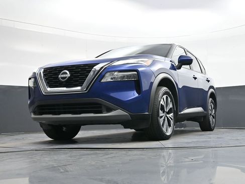 Used 2023 Nissan Rogue SV image 41