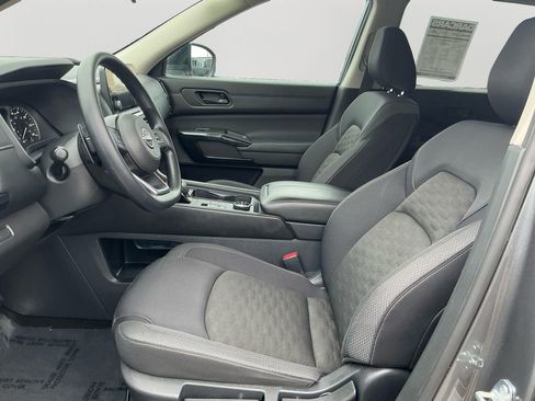 Used 2024 Nissan Pathfinder S w/ Cargo Package image 18