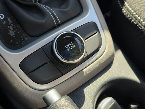 New 2025 Hyundai Venue SEL image 29