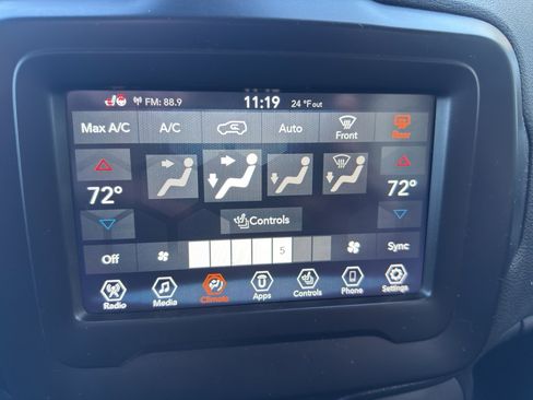 Used 2019 Jeep Renegade Altitude w/ Quick Order Package 22M image 14