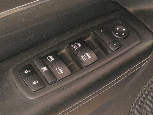 Used 2017 Jeep Grand Cherokee Limited RWD image 27