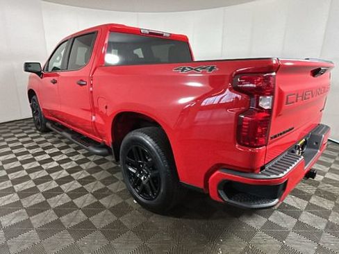 Used 2024 Chevrolet Silverado 1500 Custom w/ Dark Appearance Package AWD/4WD image 4
