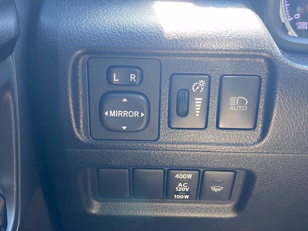 Used 2022 Toyota 4Runner TRD Off-Road Premium AWD/4WD image 25