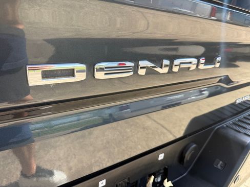 Used 2020 GMC Sierra 1500 Denali w/ Denali Ultimate Package AWD/4WD image 12