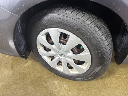 Used 2009 Toyota Corolla FWD image 5