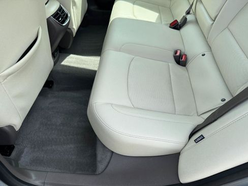 Used 2024 Chevrolet Malibu LT FWD image 16