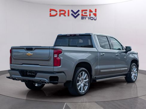 Used 2025 Chevrolet Silverado 1500 High Country AWD/4WD image 5