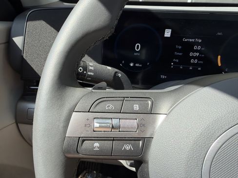 Used 2024 Hyundai Kona Limited FWD image 29