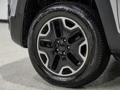 Used 2017 Jeep Renegade Trailhawk image 58