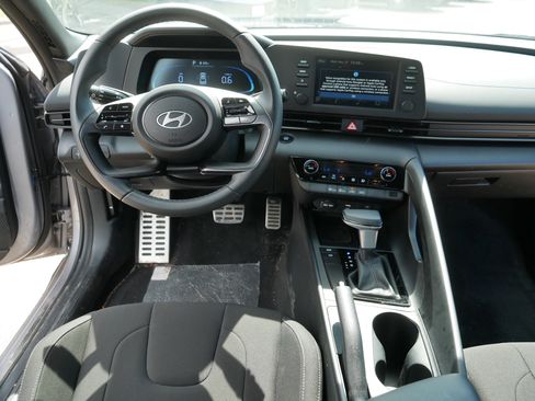 Certified 2025 Hyundai Elantra Sport FWD image 20