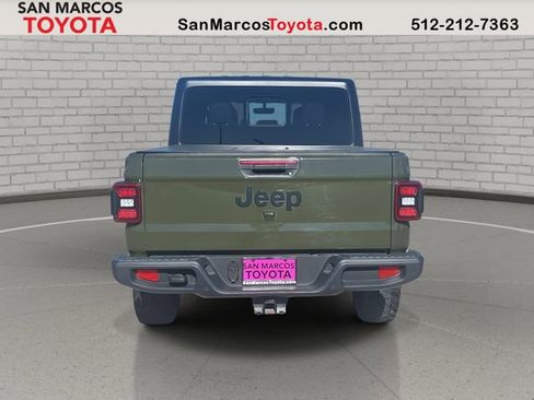 Used 2021 Jeep Gladiator Sport image 6