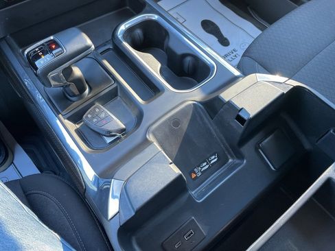 Used 2023 Chevrolet Silverado 1500 LT Trail Boss w/ Convenience Package II image 11