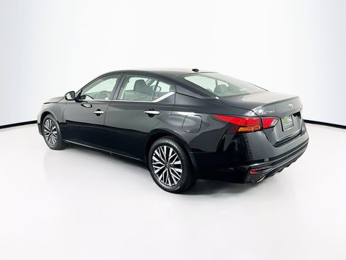 Used 2025 Nissan Altima 2.5 SV image 5
