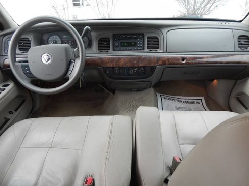 Used 2006 Mercury Grand Marquis GS image 2