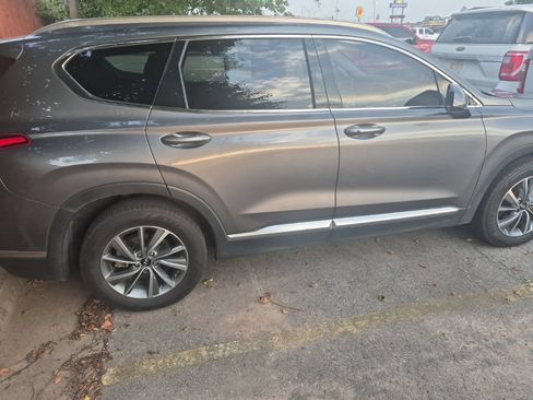 Used 2019 Hyundai Santa Fe SEL FWD image 11
