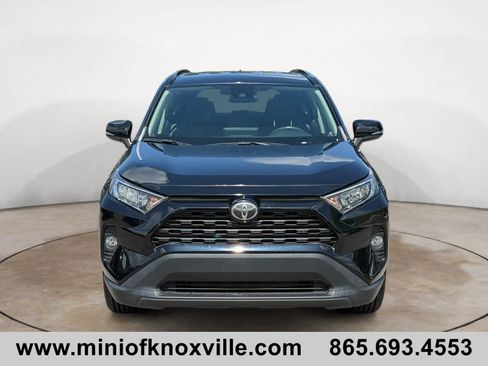 Used 2020 Toyota RAV4 XLE FWD image 8