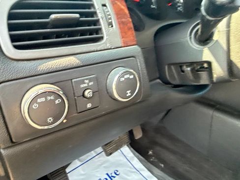 Used 2011 Chevrolet Tahoe LT AWD/4WD image 31