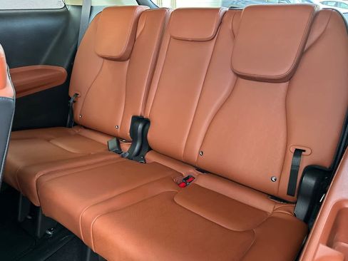 Used 2024 Kia Carnival SX image 15