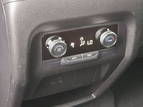 Used 2025 Buick Enclave Preferred image 15