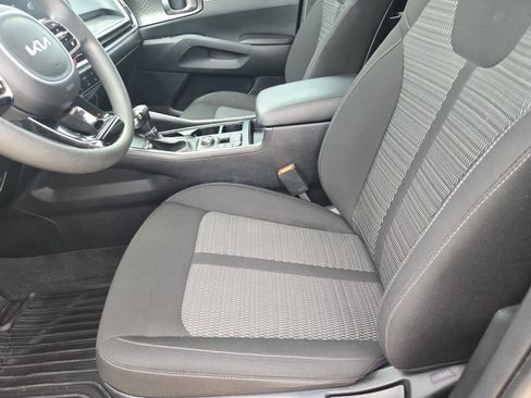 Certified 2024 Kia Sorento LX FWD image 14