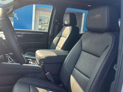 New 2026 Chevrolet Tahoe High Country AWD/4WD image 12