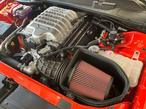 Used 2022 Dodge Challenger SRT Hellcat RWD image 32