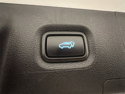 Used 2020 Hyundai Santa Fe Limited image 20