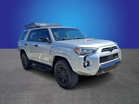 Used 2021 Toyota 4Runner Venture AWD/4WD image 3