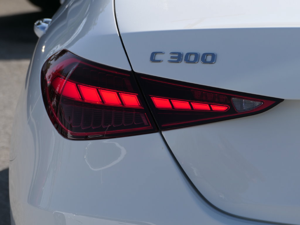 Used 2025 Mercedes-Benz C 300 Sedan image 5