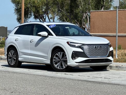 Used 2023 Audi Q4 e-tron Premium Plus w/ Premium Plus RWD image 2