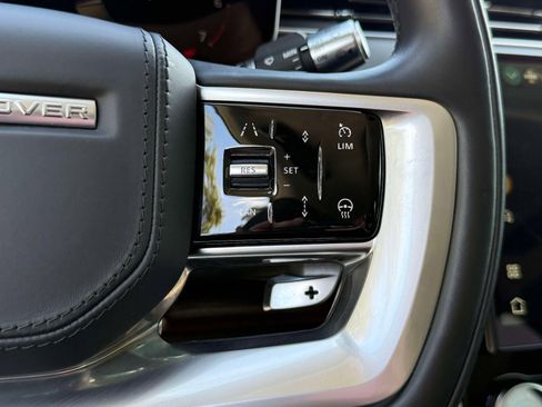 Used 2022 Land Rover Range Rover Long Wheelbase SE image 55