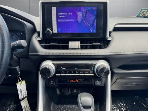 Certified 2025 Toyota RAV4 LE AWD/4WD image 15