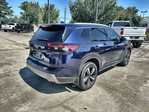 Used 2024 Nissan Rogue SL FWD image 11