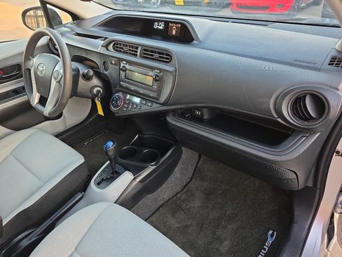 Used 2014 Toyota Prius C One image 19