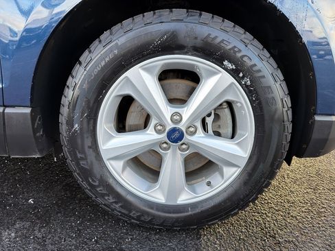 Used 2017 Ford Edge SE image 6