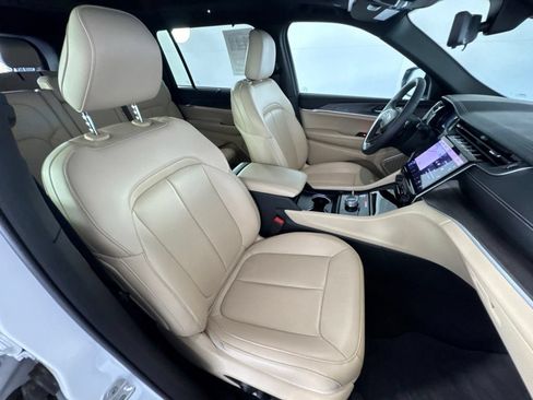 Certified 2025 Jeep Grand Cherokee L Limited w/ Luxury Tech Group II AWD/4WD image 47