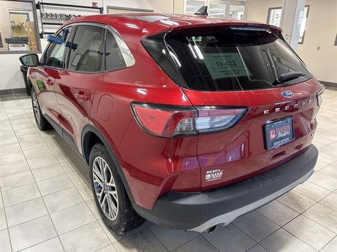 Used 2022 Ford Escape SEL w/ Technology Package image 2