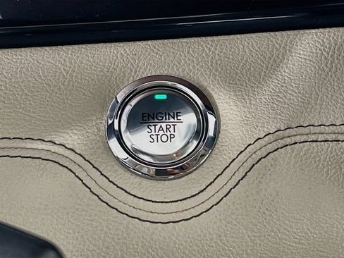 Used 2021 Lincoln Navigator Reserve w/ Luxury Package RWD image 19