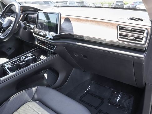 Used 2026 Volkswagen Atlas SEL AWD/4WD image 40