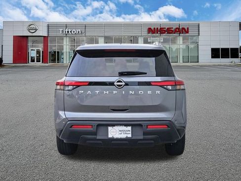 Used 2025 Nissan Pathfinder SV FWD image 5