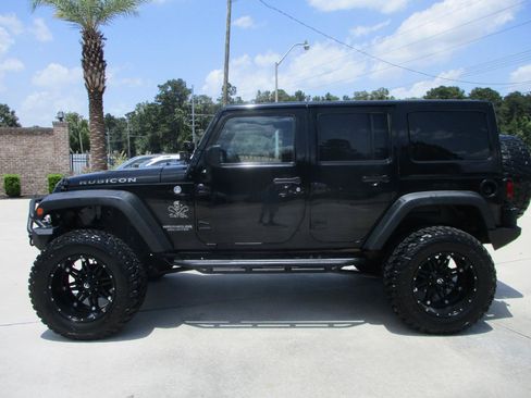 Used 2014 Jeep Wrangler Unlimited Rubicon w/ Max Tow Package AWD/4WD image 12