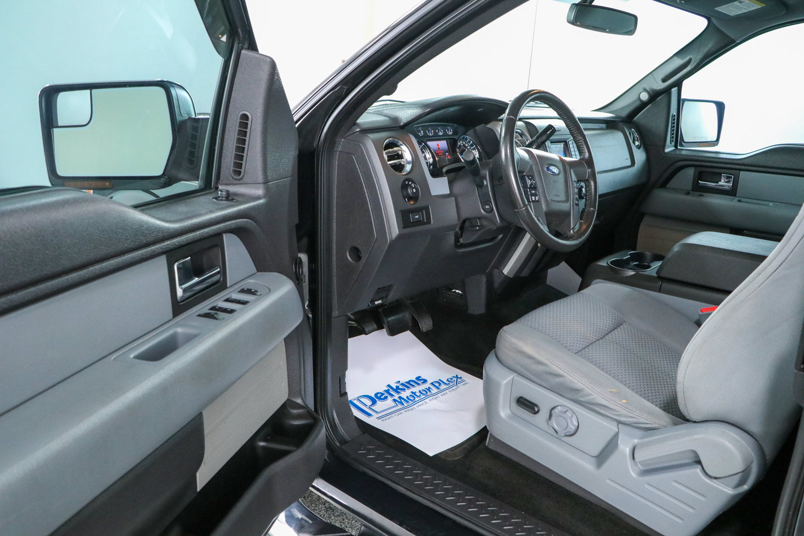 Used 2013 Ford F150 XLT w/ Luxury Equipment Group RWD image 3